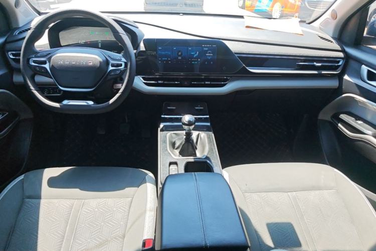 Used Wuling Victory 2020 1.5T Manual Elite Edition Center Console