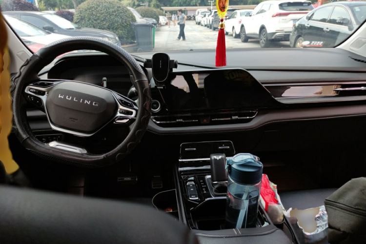 Used Wuling Victory 2020 1.5T CVT Flagship Edition Center Console