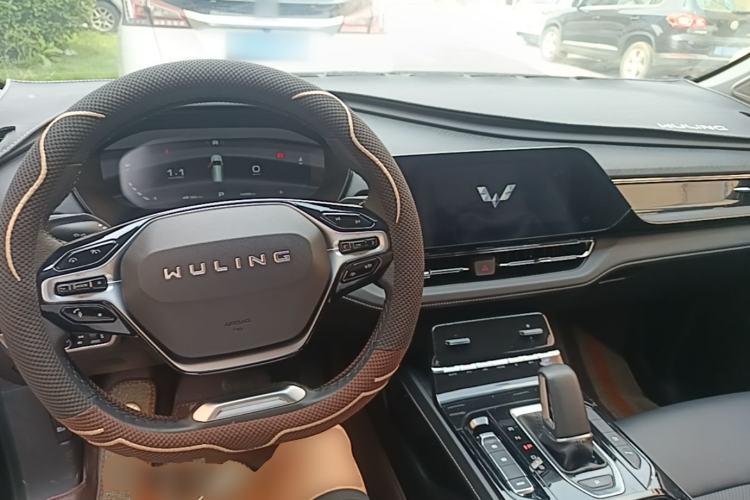 Used Wuling Victory 2020 1.5T CVT Flagship Edition Center Console