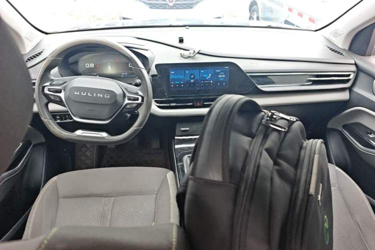 Used Wuling Victory 2020 1.5T Manual Elite Edition Center Console