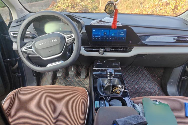 Used Wuling Victory 2020 1.5T Manual Elite Edition Center Console