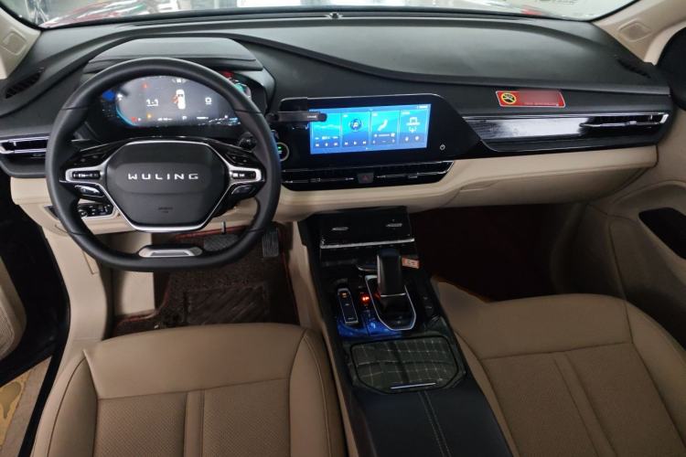 Used Wuling Victory 2020 1.5T CVT Flagship Edition Center Console