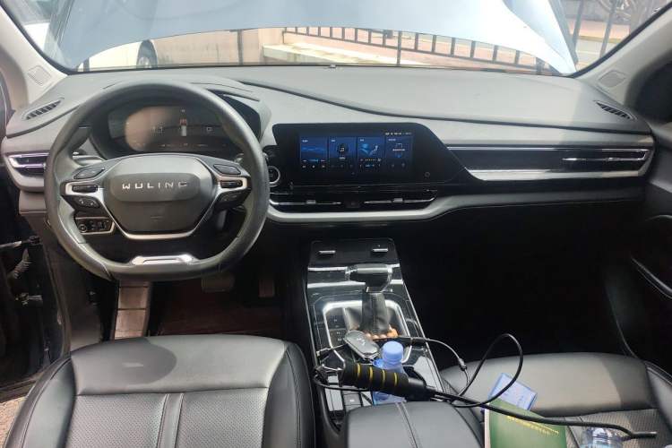 Used Wuling Victory 2020 1.5T CVT Luxury Model Center Console