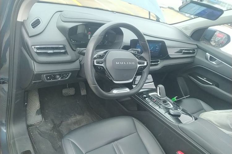 Used Wuling Victory 2020 1.5T CVT Flagship Edition Center Console