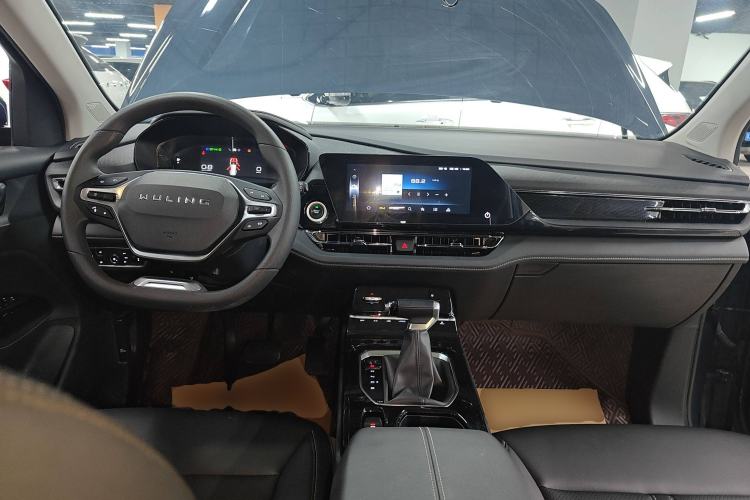 Used Wuling Victory 2020 1.5T CVT Luxury Model Center Console