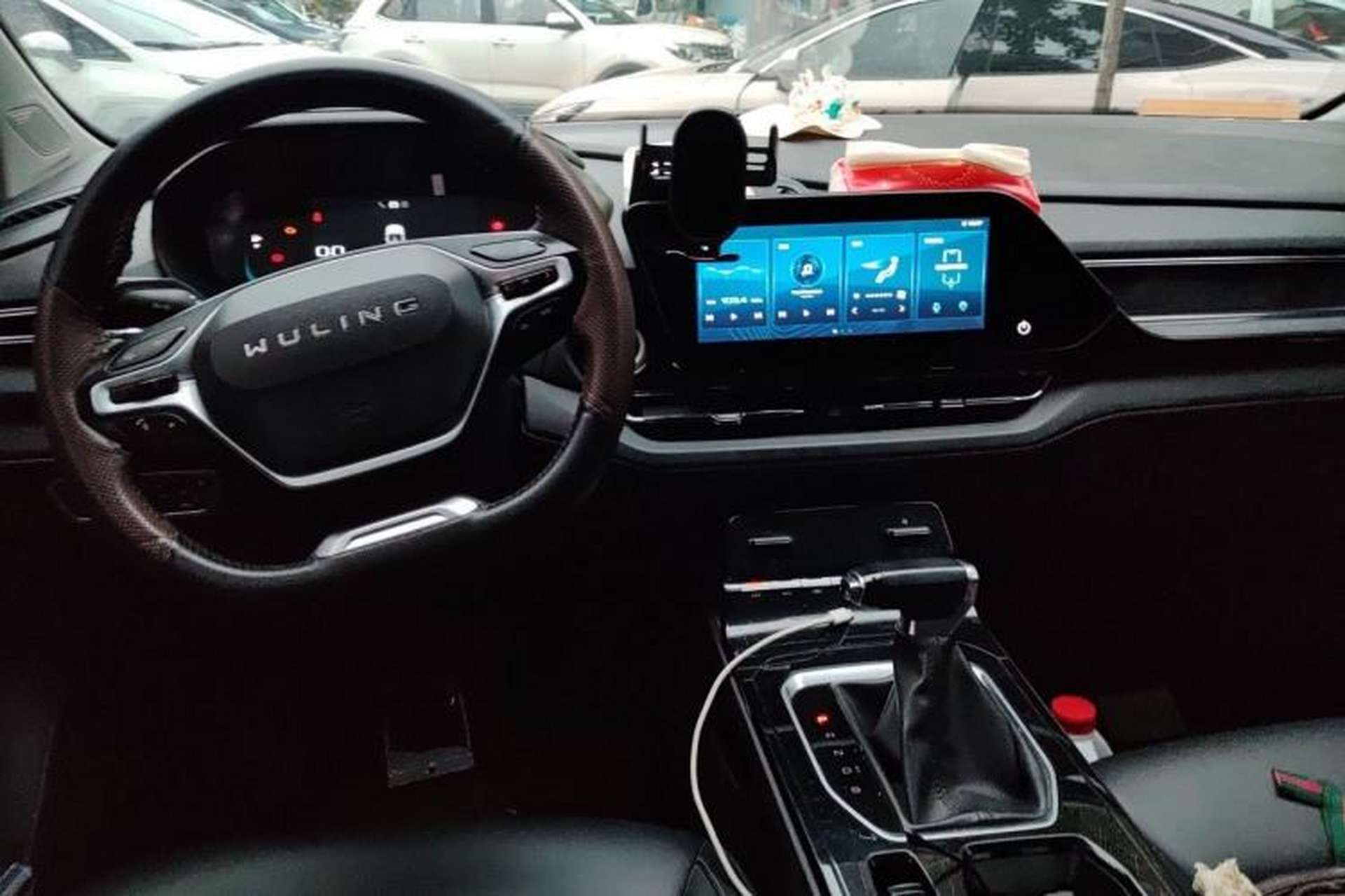 Used Wuling Victory 2020 1.5T CVT Luxury Model Center Console