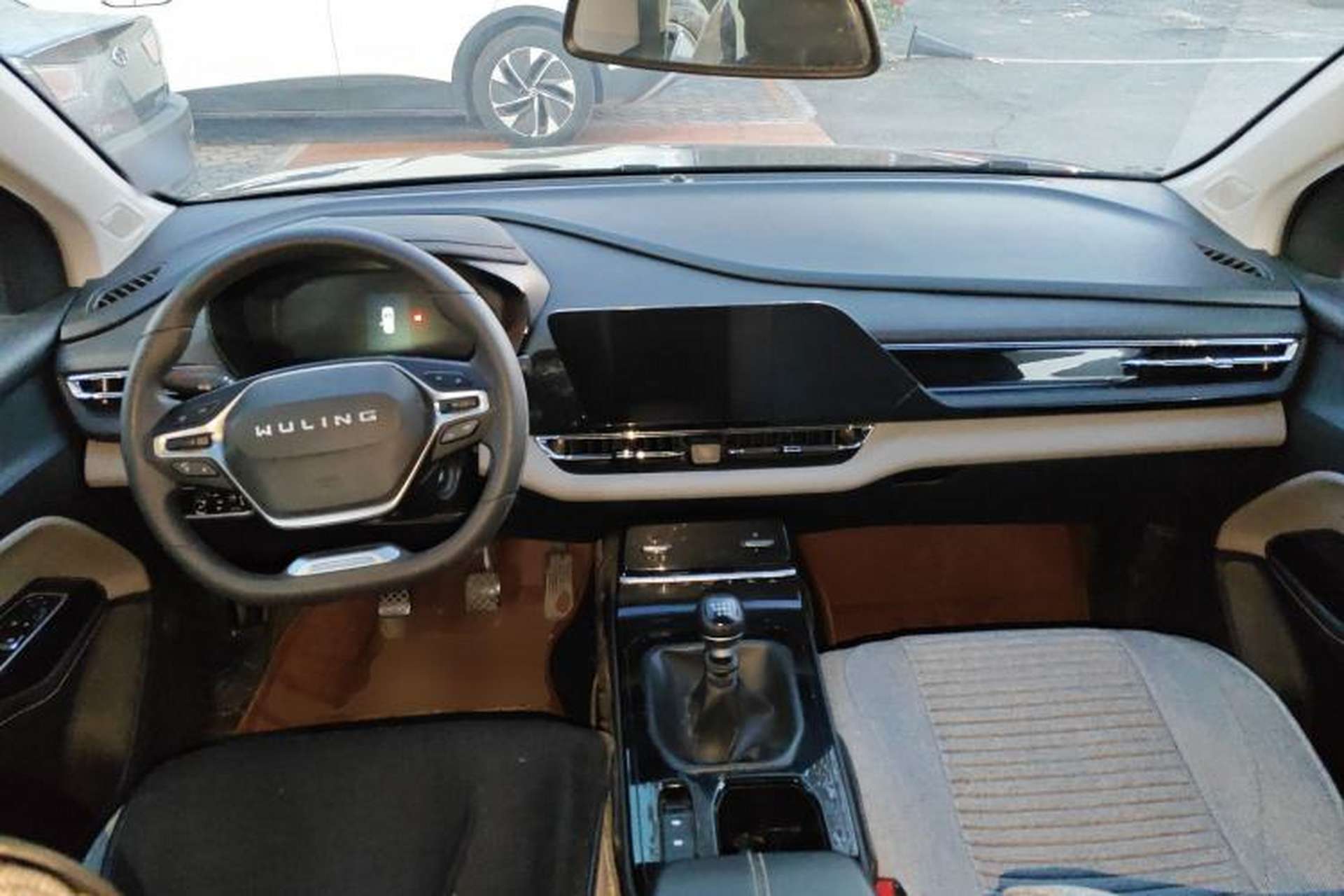 Used Wuling Victory 2020 1.5T Manual Elite Edition Center Console