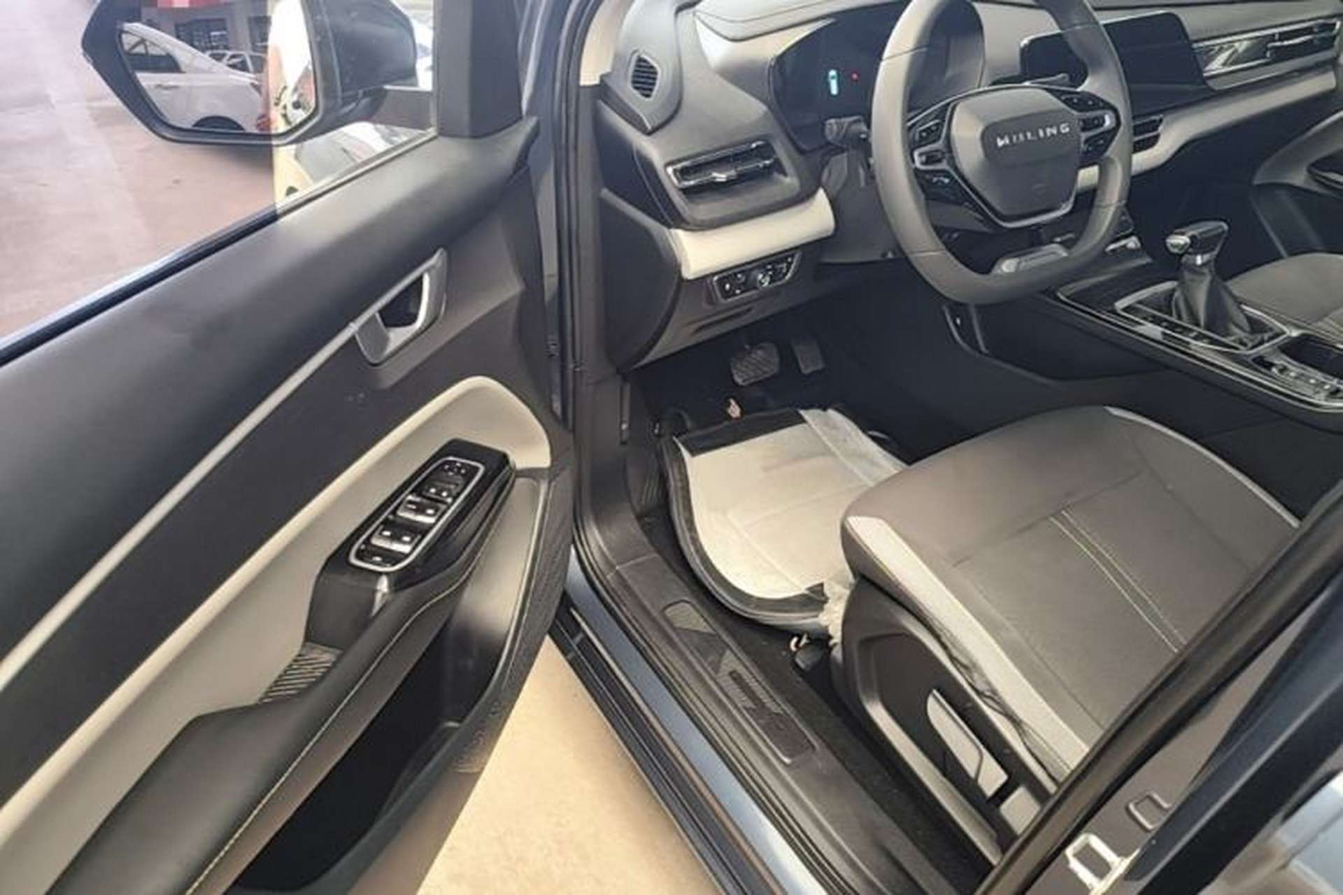 Used Wuling Victory 2020 1.5T CVT Elite Model Driver Seat