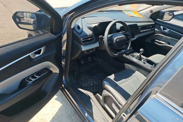 Used Wuling Victory 2020 1.5T Manual Elite Edition Driver Seat