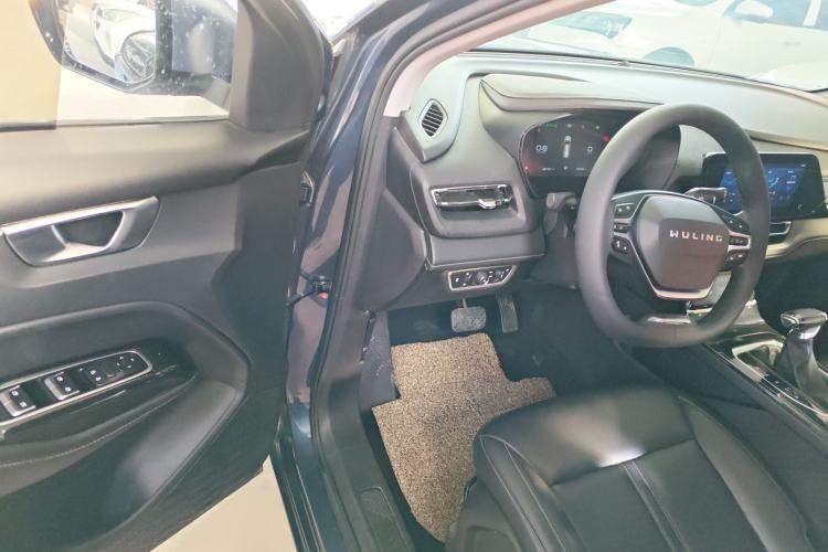 Used Wuling Victory 2020 1.5T CVT Luxury Model Driver Seat