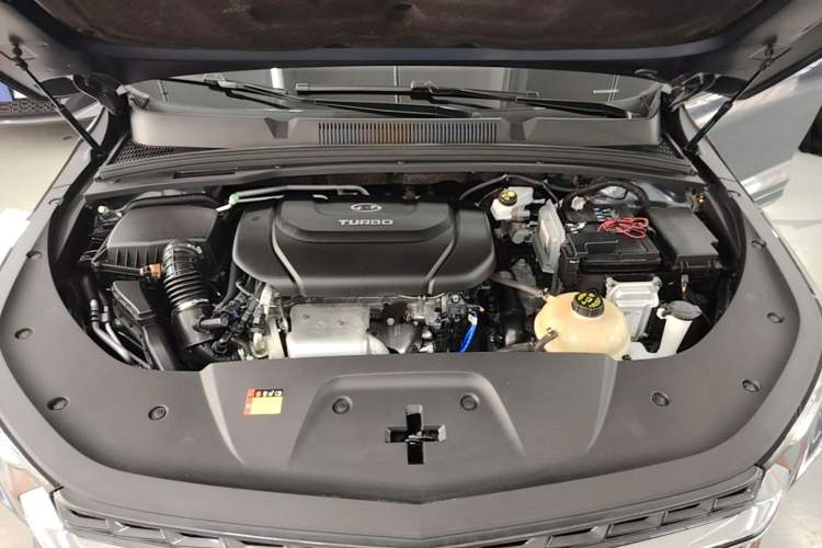 Used Wuling Victory 2020 1.5T CVT Flagship Edition Engine Bay