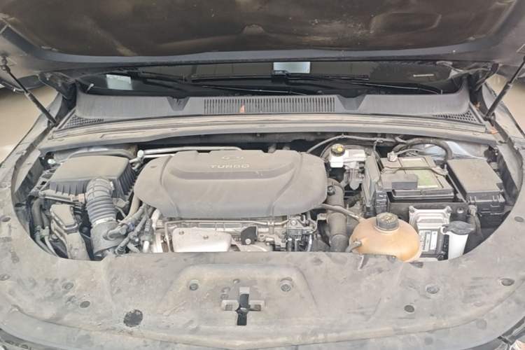 Used Wuling Victory 2020 1.5T CVT Flagship Edition Engine Bay