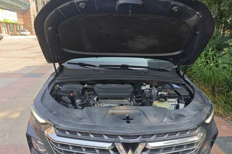 Used Wuling Victory 2020 1.5T CVT Luxury Model Engine Bay