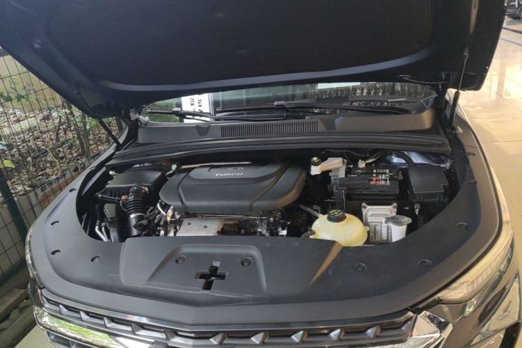 Used Wuling Victory 2020 1.5T CVT Flagship Edition Engine Bay