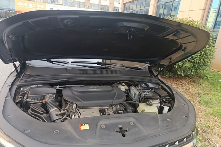 Used Wuling Victory 2020 1.5T CVT Flagship Edition Engine Bay