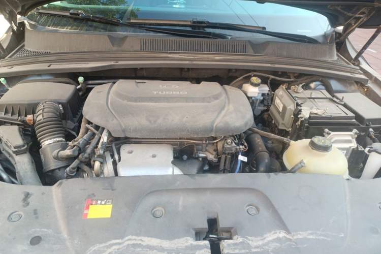 Used Wuling Victory 2020 1.5T CVT Flagship Edition Engine Bay