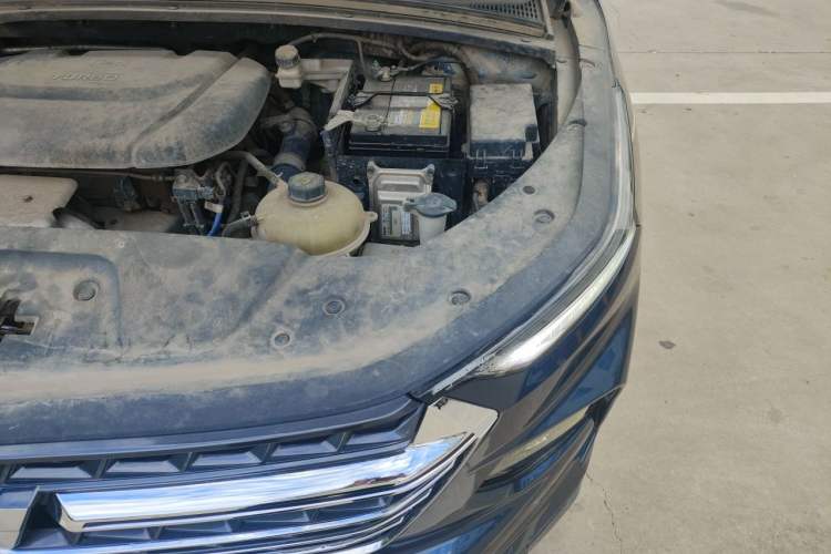 Used Wuling Victory 2020 1.5T CVT Flagship Edition Engine Bay Left