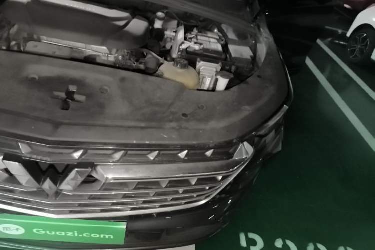 Used Wuling Victory 2020 1.5T CVT Flagship Edition Engine Bay Left