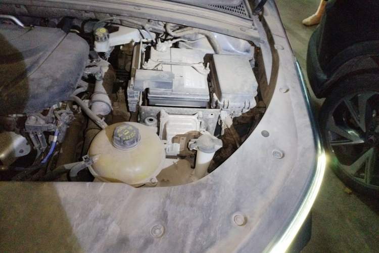 Used Wuling Victory 2020 1.5T CVT Flagship Edition Engine Bay Left