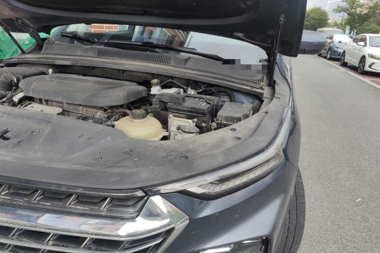 Used Wuling Victory 2020 1.5T CVT Flagship Edition Engine Bay Left