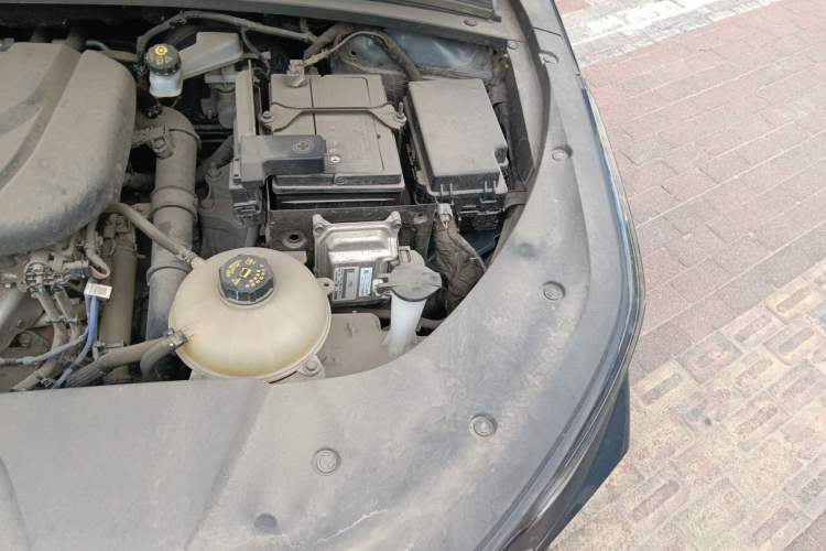 Used Wuling Victory 2020 1.5T CVT Flagship Edition Engine Bay Left