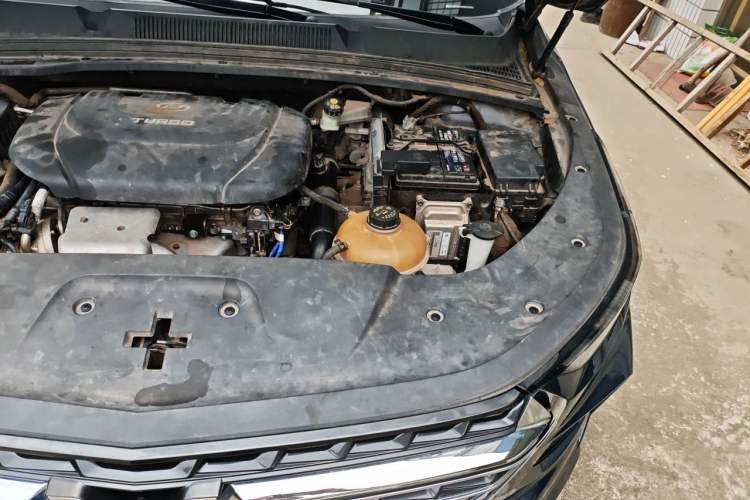 Used Wuling Victory 2020 1.5T CVT Flagship Edition Engine Bay Left