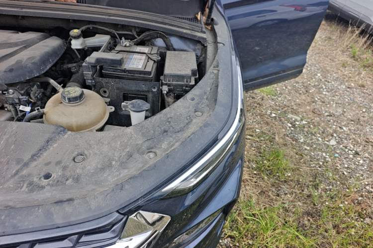 Used Wuling Victory 2020 1.5T Manual Elite Edition Engine Bay Left
