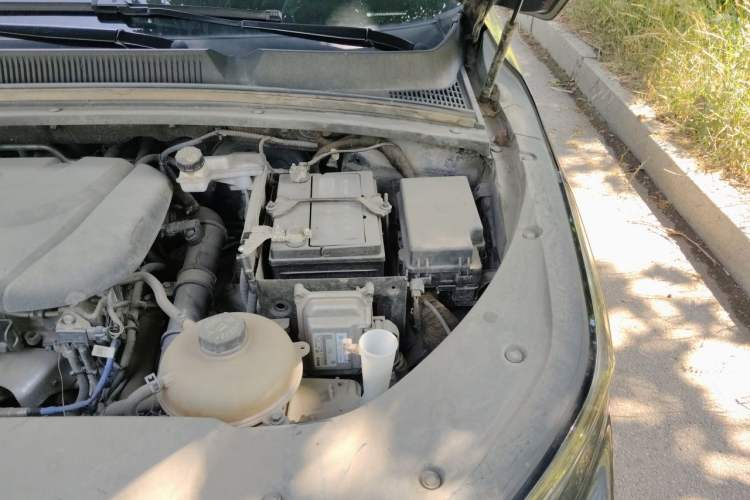 Used Wuling Victory 2020 1.5T CVT Flagship Edition Engine Bay Left