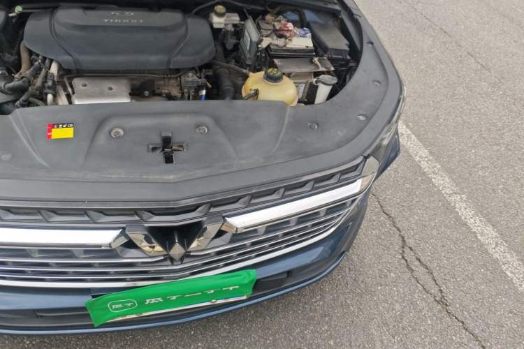 Used Wuling Victory 2020 1.5T CVT Flagship Edition Engine Bay Left