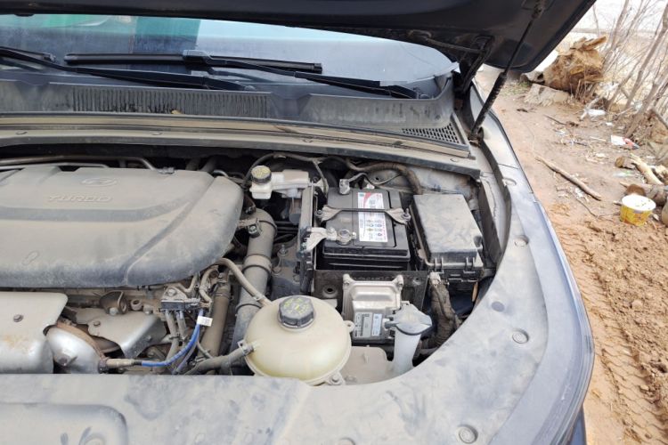 Used Wuling Victory 2020 1.5T CVT Flagship Edition Engine Bay Left