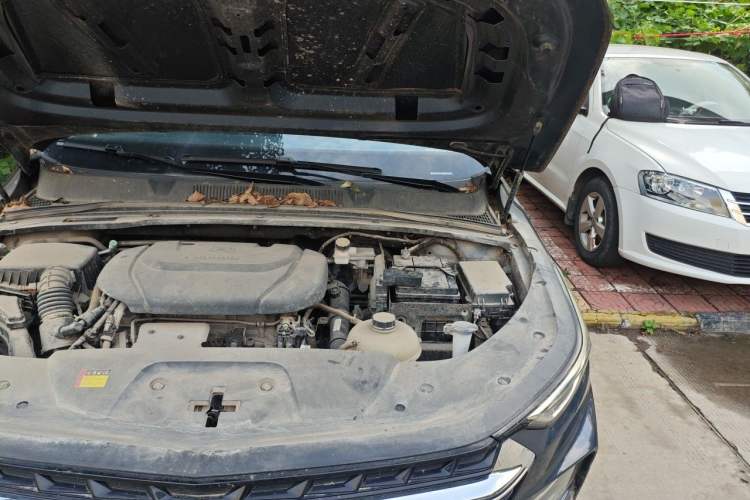 Used Wuling Victory 2020 1.5T Manual Elite Edition Engine Bay Left