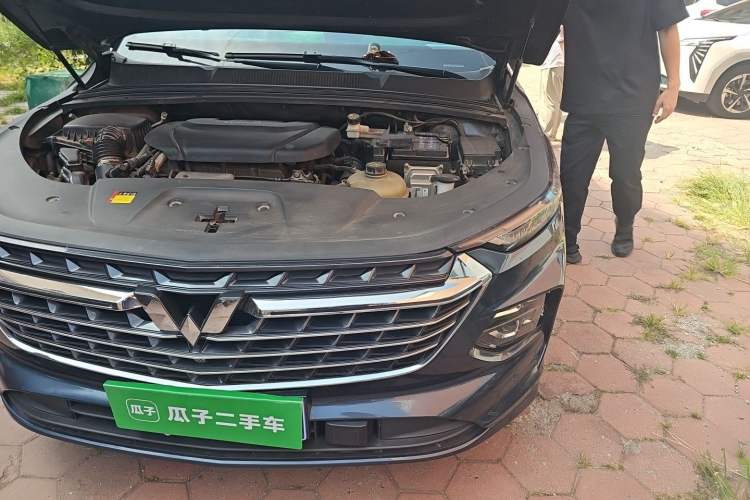 Used Wuling Victory 2020 1.5T CVT Flagship Edition Engine Bay Left