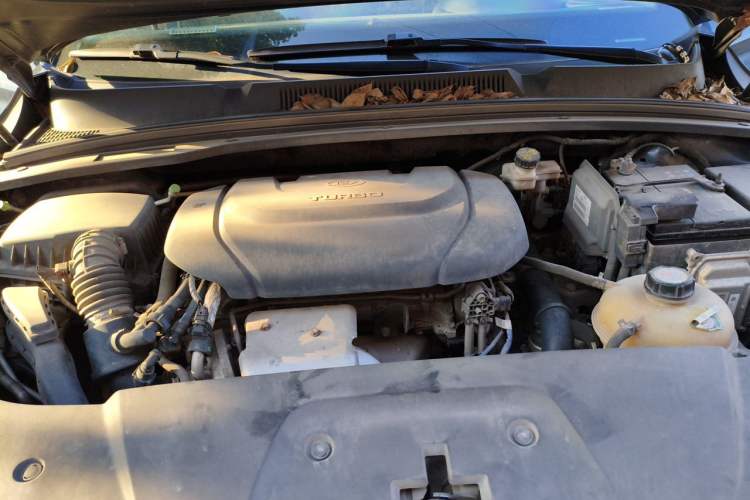 Used Wuling Victory 2020 1.5T CVT Flagship Edition Engine Bay Left