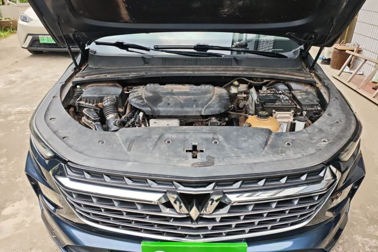 Used Wuling Victory 2020 1.5T CVT Flagship Edition Engine Bay