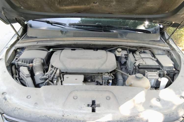 Used Wuling Victory 2020 1.5T CVT Flagship Edition Engine Bay