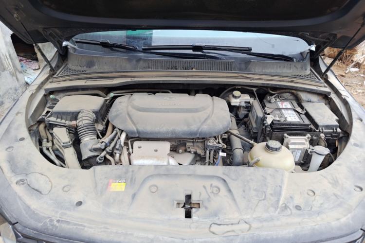 Used Wuling Victory 2020 1.5T CVT Flagship Edition Engine Bay