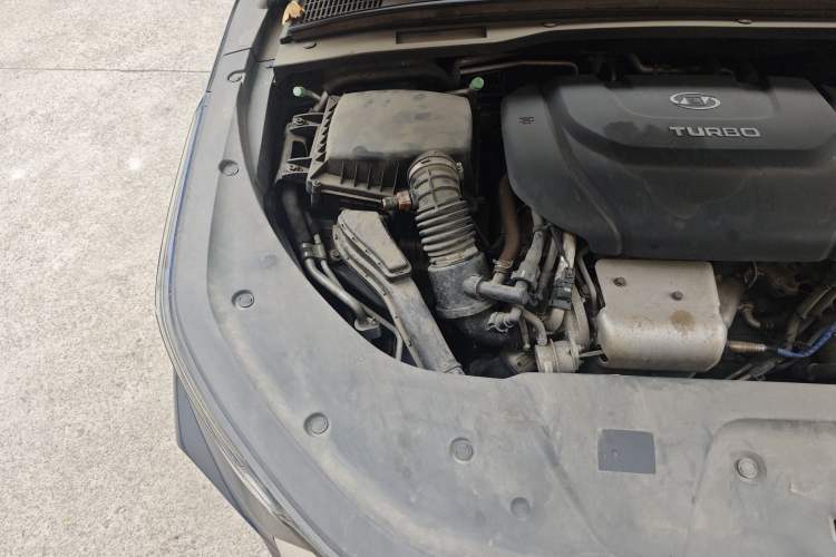 Used Wuling Victory 2020 1.5T CVT Flagship Edition Engine Bay Right