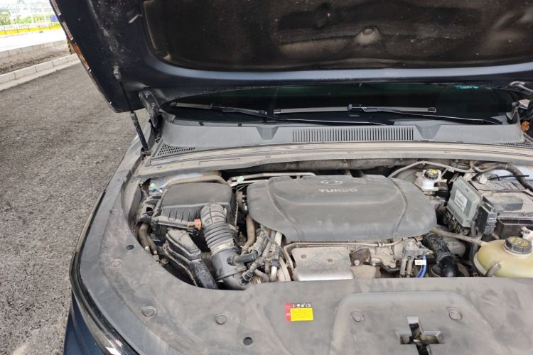 Used Wuling Victory 2020 1.5T CVT Flagship Edition Engine Bay Right