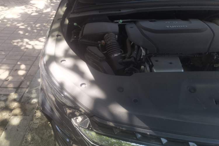 Used Wuling Victory 2020 1.5T CVT Flagship Edition Engine Bay Right