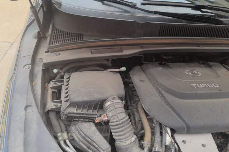 Used Wuling Victory 2020 1.5T CVT Flagship Edition Engine Bay Right