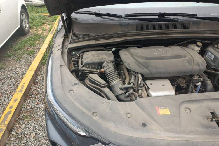 Used Wuling Victory 2020 1.5T CVT Flagship Edition Engine Bay Right