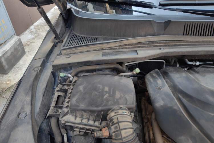 Used Wuling Victory 2020 1.5T CVT Flagship Edition Engine Bay Right