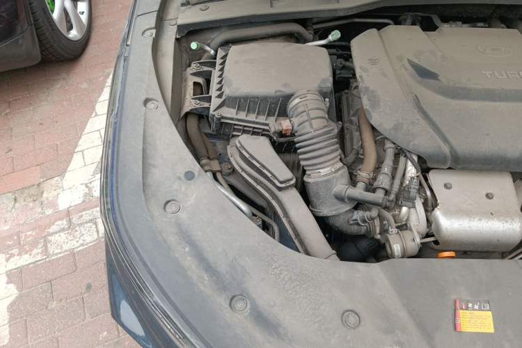 Used Wuling Victory 2020 1.5T CVT Flagship Edition Engine Bay Right