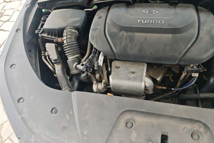 Used Wuling Victory 2020 1.5T CVT Flagship Edition Engine Bay Right