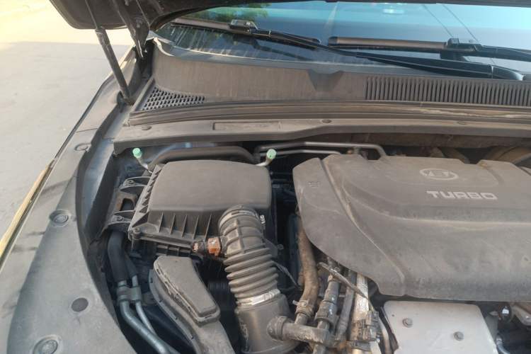 Used Wuling Victory 2020 1.5T CVT Flagship Edition Engine Bay Right