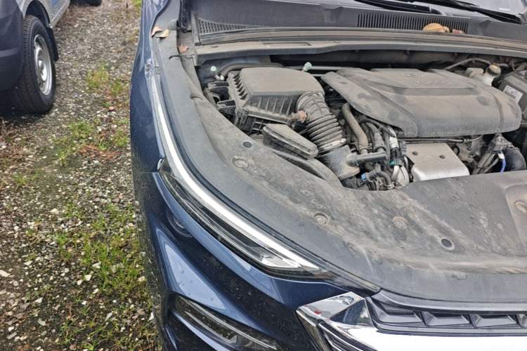 Used Wuling Victory 2020 1.5T Manual Elite Edition Engine Bay Right