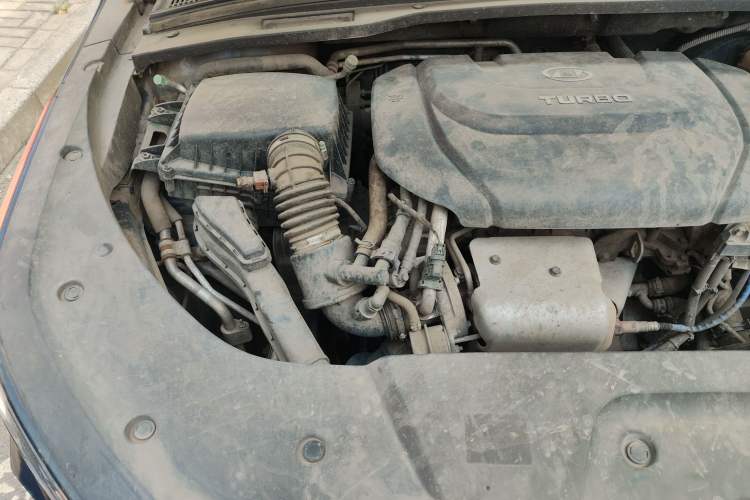 Used Wuling Victory 2020 1.5T Manual Elite Edition Engine Bay Right
