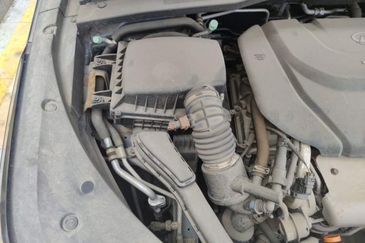 Used Wuling Victory 2020 1.5T CVT Flagship Edition Engine Bay Right