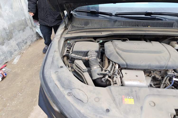 Used Wuling Victory 2020 1.5T CVT Flagship Edition Engine Bay Right