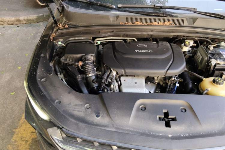 Used Wuling Victory 2020 1.5T CVT Flagship Edition Engine Bay Right